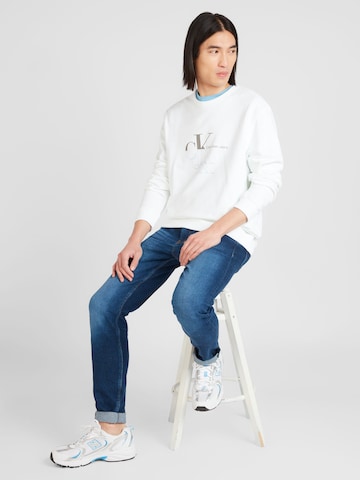 Calvin Klein Jeans regular Μπλούζα φούτερ σε λευκό
