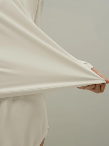 Maglietta 'Seide Breeze Jersey Entspanntes Lounge Top' di Lilysilk in bianco
