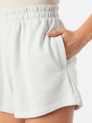 WEEKDAY Loosefit Shorts 'Kama' in Weiß