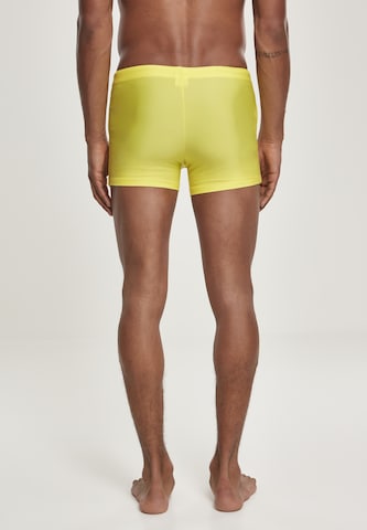 Urban Classics - Bermudas en amarillo