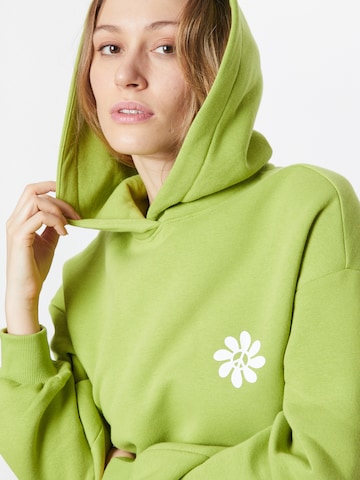 Gina Tricot Sweatshirt 'Lola' i grønn
