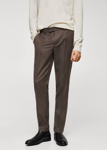 MANGO MAN Regular Pleat-Front Pants 'Marius' in Brown: front