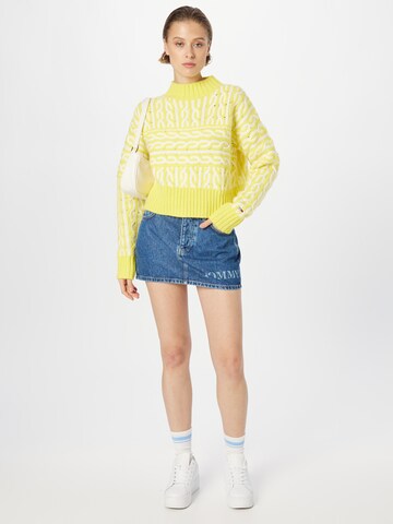 Tommy Jeans Sweater in Yellow