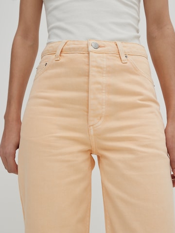 EDITED Regular Jeans 'Simea' in Orange