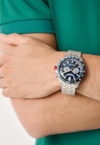 Aston Martin Analoguhr 'SPT' in Silber: Vorderseite