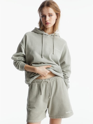 regular Pantaloni di Pull&Bear in grigio: frontale