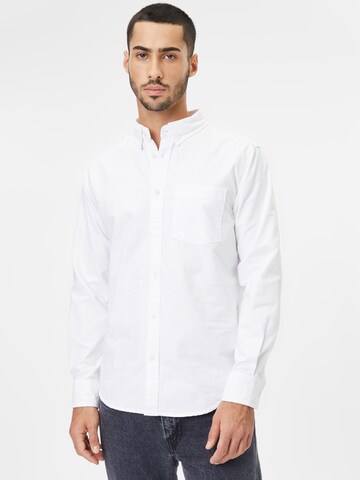 Coupe regular Chemise AÉROPOSTALE en blanc : devant