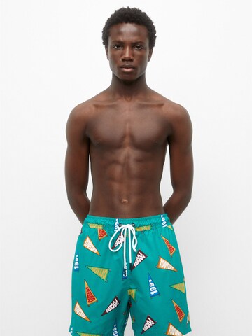 Pull&Bear Badeshorts in Grün: Vorderseite