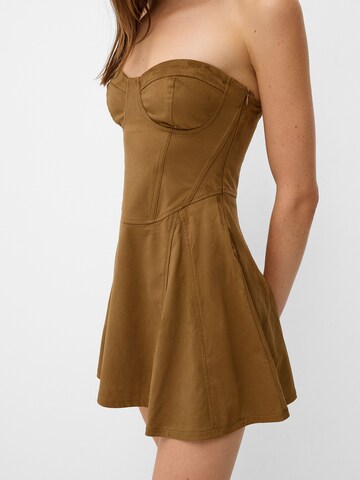 Rochie de la Bershka pe bej