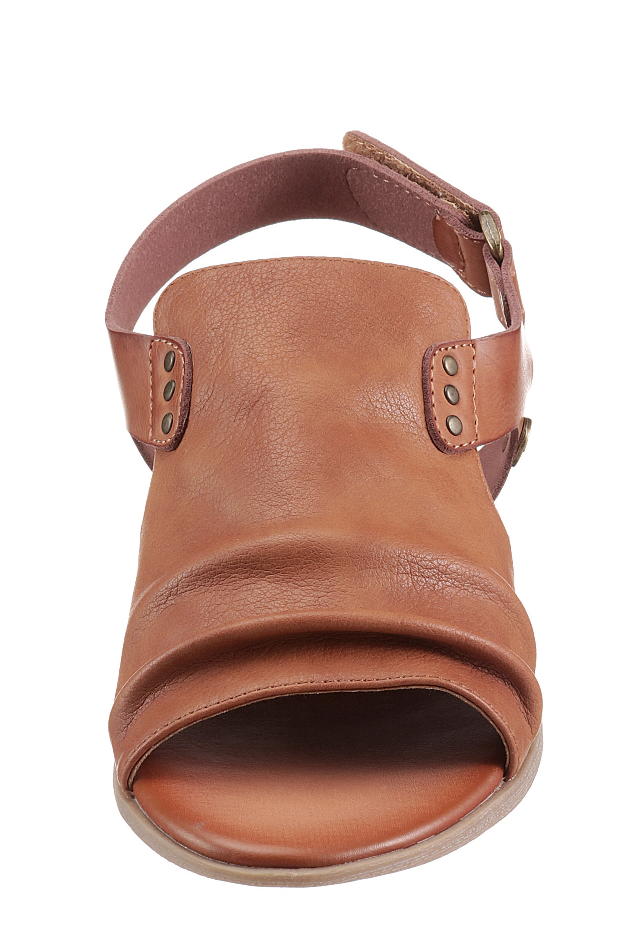 MUSTANG Sandals in Brown