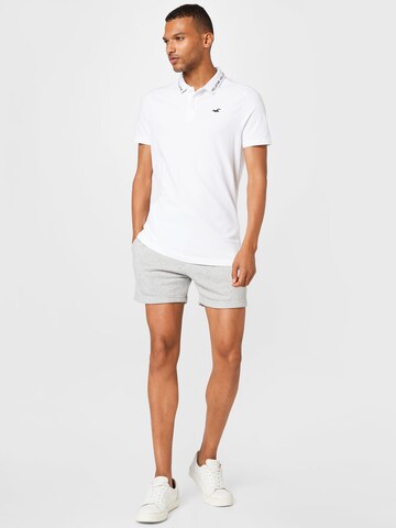 HOLLISTER Regular Shorts in Grau