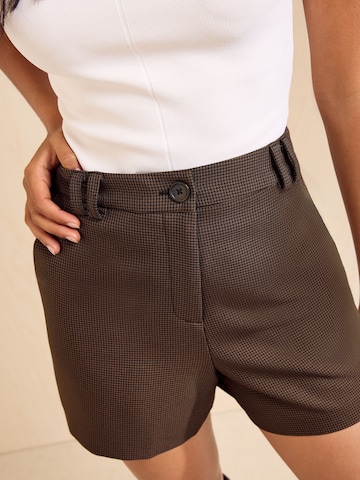 Friends Like These Regular Broek in Bruin