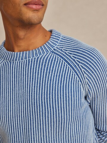 DAN FOX APPAREL Trui 'Timo' in Blauw