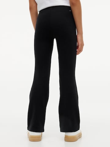 TOMMY HILFIGER Flared Leggings in Zwart