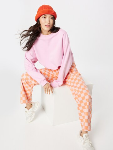 WEEKDAY Sweatshirt 'Essence Standard' i rosa