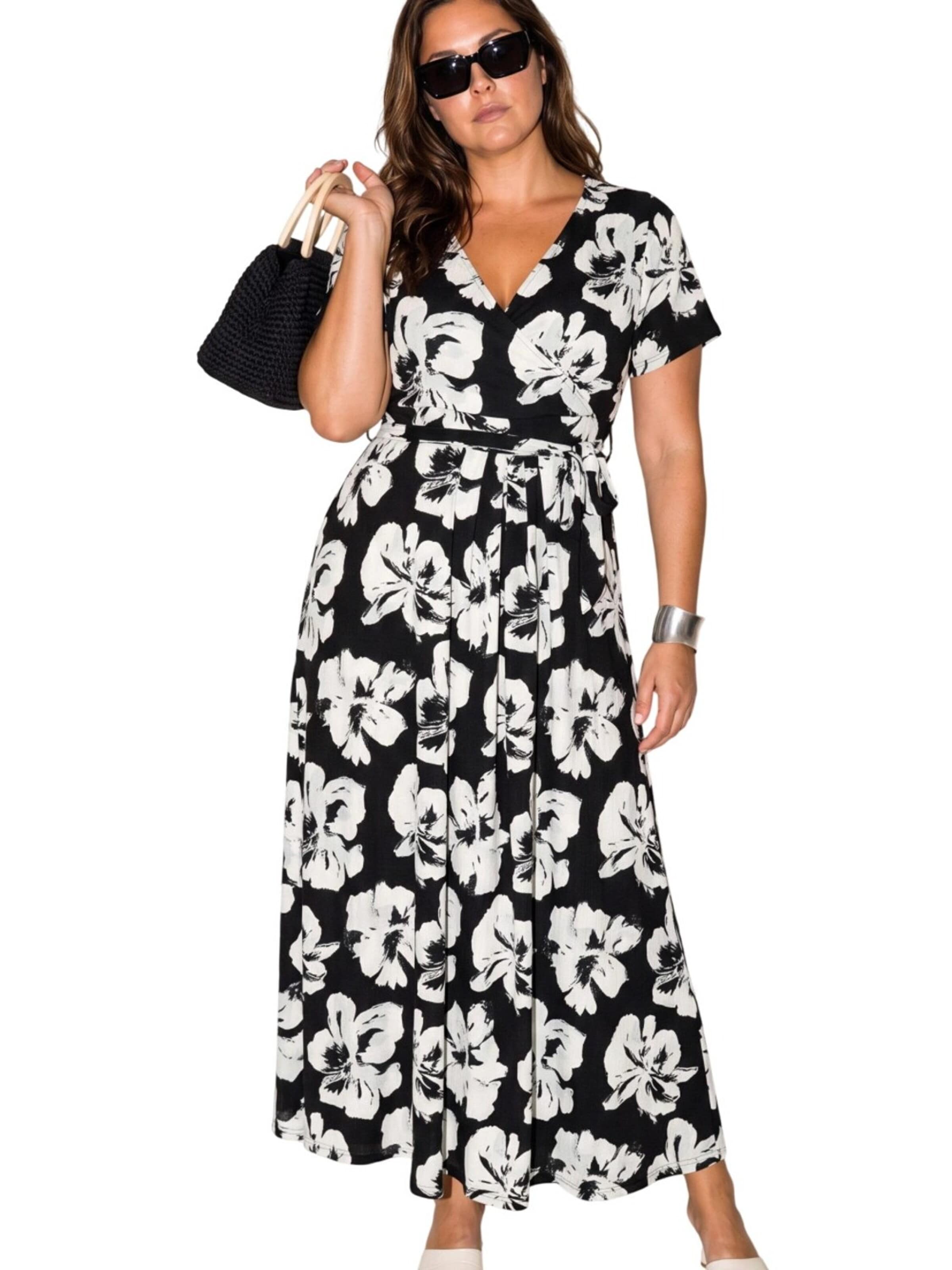Shape Of You Dress in Black: front