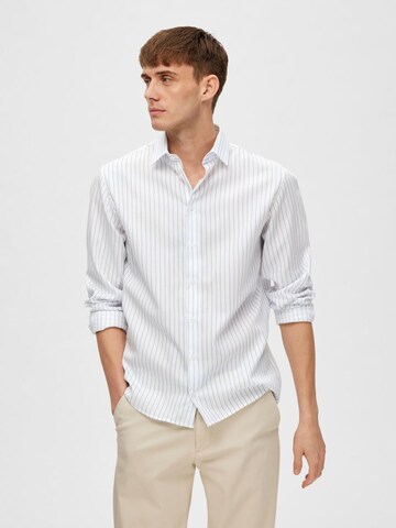 SELECTED HOMME Regular fit Button Up Shirt in White: front