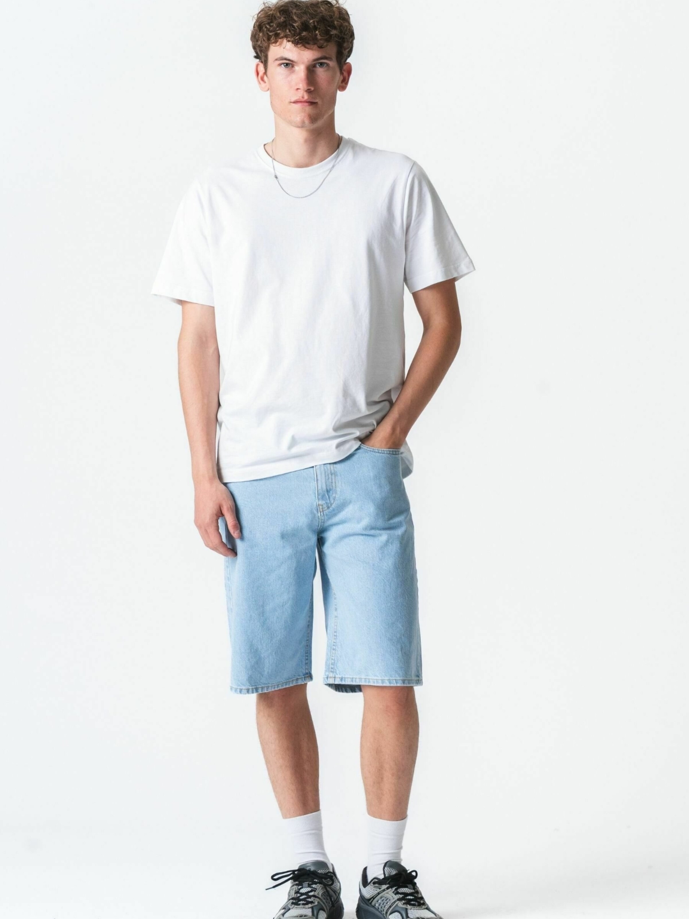 Regular Pantalon ' Denim shorts ' TEESHOPPEN en bleu