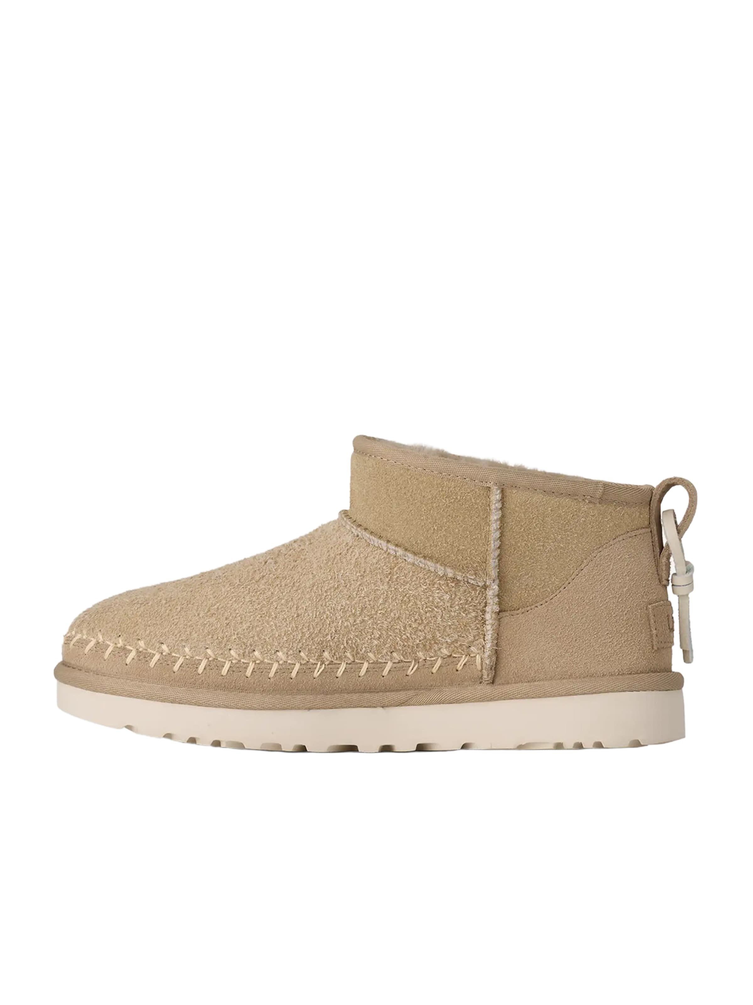 UGG - Botas 'Classic Ultra Mini' em bege: frente