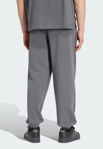 ADIDAS SPORTSWEAR - Loosefit Calças de desporto 'Soft Lux' em cinzento