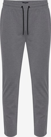 11 Project Tapered Broek in Grijs: voorkant