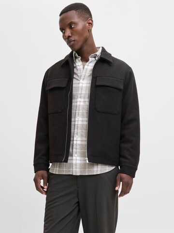 JACK & JONES Tussenjas 'JPRBLURUSSEL' in Bruin: voorkant
