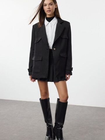 Trendyol Blazer in Black: front