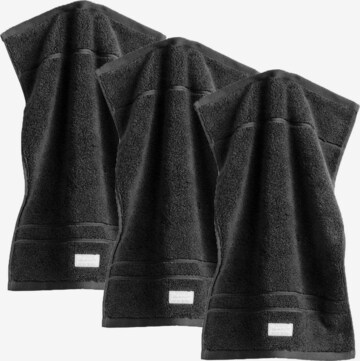 GANT Towel in Grey: front