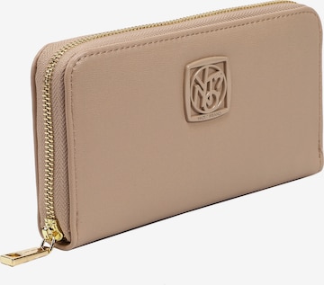 Y Not? Wallet 'Iconic' in Beige