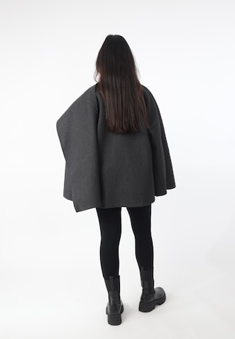 Cape Elara en noir
