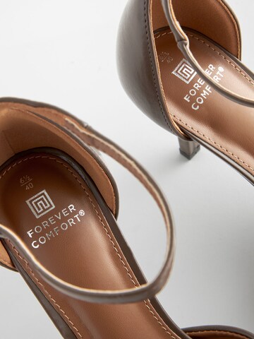 Next Pumps 'Forever Comfort' in Groen