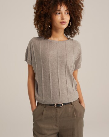 Pull-over WE Fashion en marron : devant