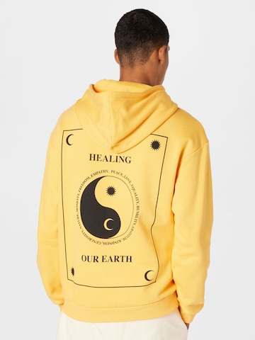 ABOUT YOU Limited Sweatshirt 'Mailo' in Yellow