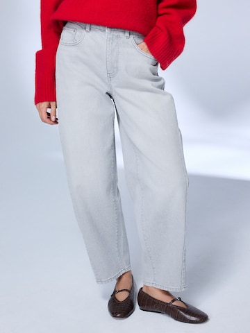 Next Barrel Jeans in Grau: Vorderseite