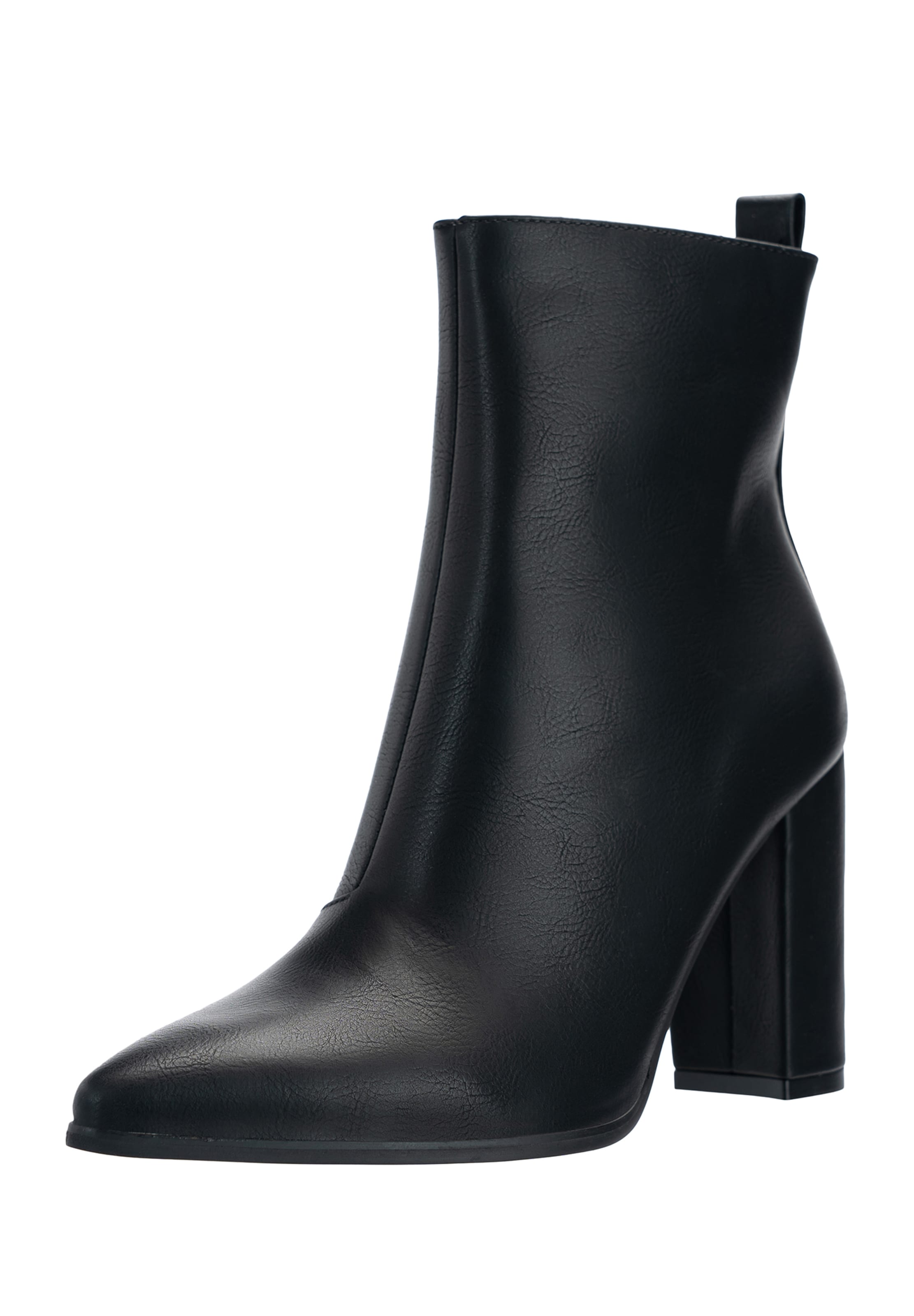Salinyang Bootie in Black: front