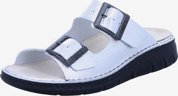 Finn Comfort Mules in Silver: front