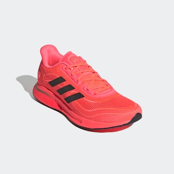 ADIDAS SPORTSWEAR - Sapatilha de corrida 'Supernova' em vermelho