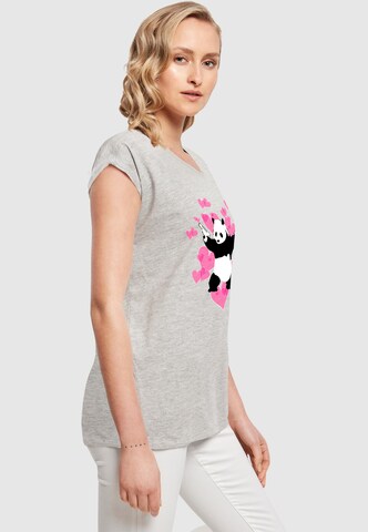 Merchcode T-Shirt 'Brandalised - Panda Guns With Hearts' in Grau