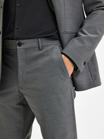 Regular Pantalon à plis 'Josh' SELECTED HOMME en gris