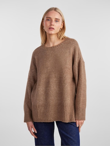 PIECES - Pullover 'Nancy' em castanho: frente