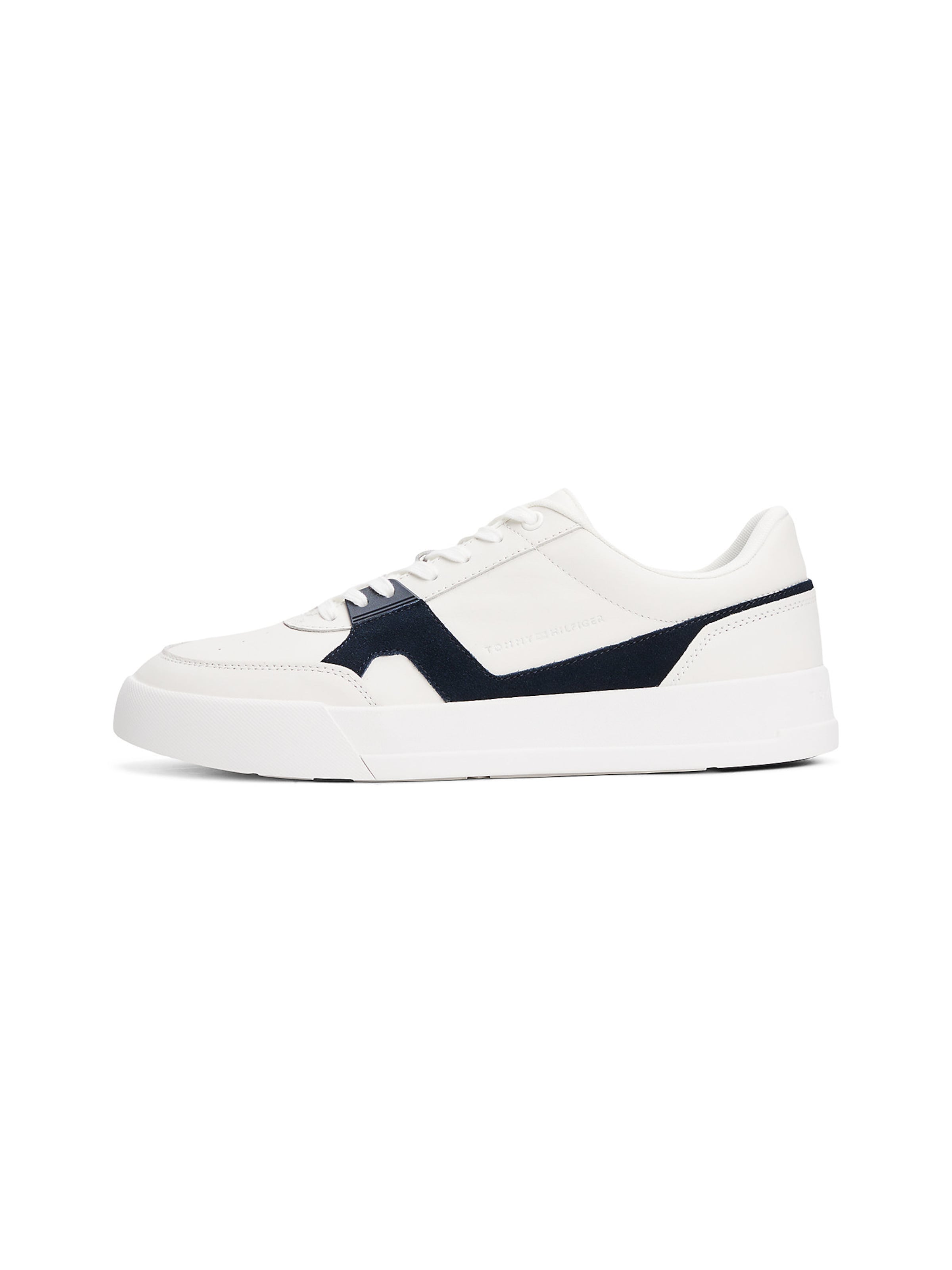 Baskets basses TOMMY HILFIGER en blanc : devant