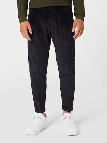 DRYKORN Slim fit Pleat-Front Pants 'CHASY' in Black: front