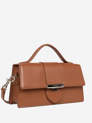 LANCASTER Paris Håndtaske 'Lancaster Sac à rabat avec fermoir Paris Ily Camel' i brun