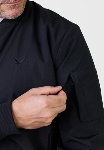 Kleinigkeit Between-Season Jacket in Black