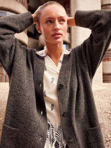 Gisela - Cárdigan en gris: frente