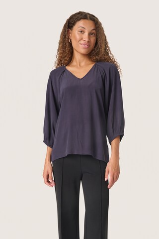 SOAKED IN LUXURY Blouse 'Valize' in Blue: front