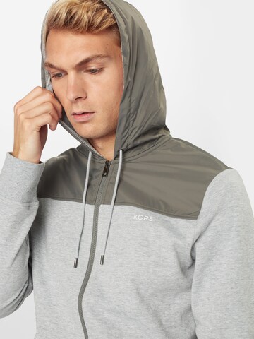 Michael Kors Regular fit Tréning dzseki 'FZ LOGO HOODIE' - szürke