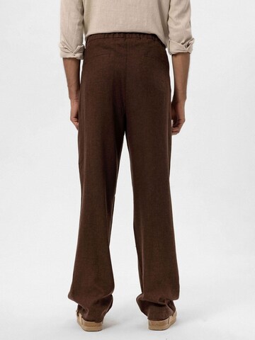 regular Pantaloni con pieghe 'Gregorio' di Antioch in marrone