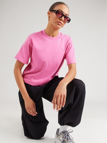 new balance Koszulka w kolorze różowy: przód