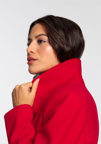 LAURA SCOTT Between-Seasons Coat in Red